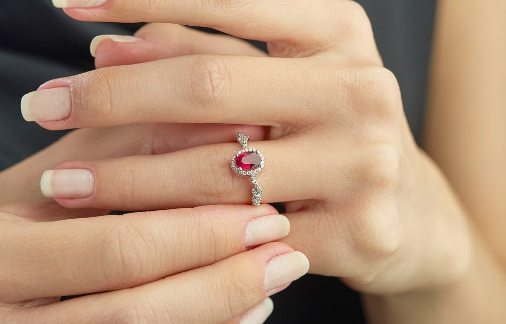 Astuces pour choisir la bague de fiançailles parfaite